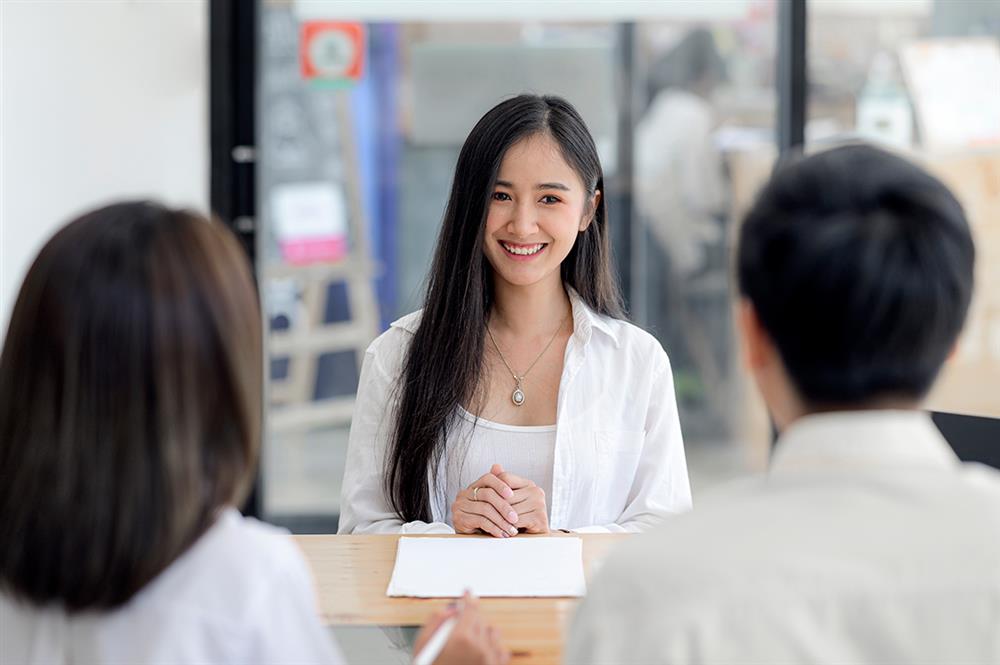 Chồng tuyển người yêu cũ vào công ty làm việc, vợ sống chết bắt đuổi ngay nếu không sẽ ly dị-1