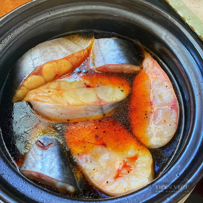 Muốn cá kho tộ ngon, thơm ngậy không tanh đừng quên bước này-2