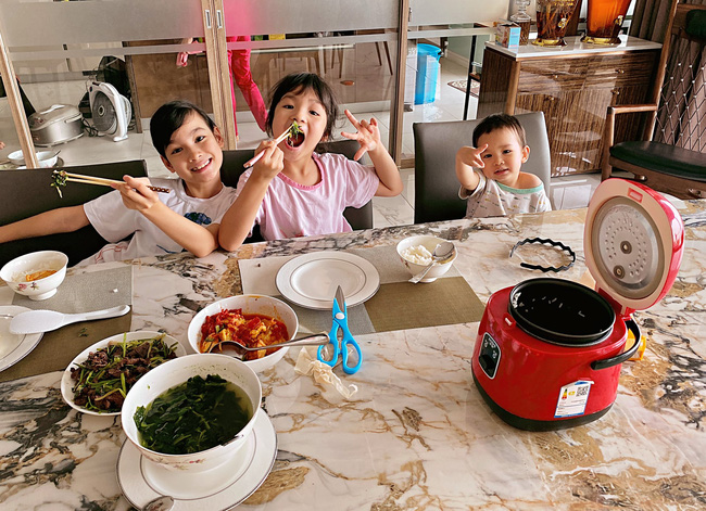 Không cần ra lệnh và quát mắng mà con vẫn nghe lời, bố mẹ đã thử chưa?-1