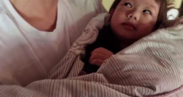 Cậu út&nbsp;nhà Xuân Bắc nhắng nhít, lầy lội không kém gì anh trai Bi béo, 1 clip ngắn cũng thấy&nbsp;ông bố danh hài cưng chiều con hết mực-2