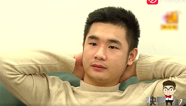 Bi hài người vợ bị đuổi ra khỏi nhà cũng không ly dị vì:  Tôi không thể rời khỏi anh ấy! Chồng tôi quá đẹp trai!” - Nhan sắc người chồng gây tò mò-2