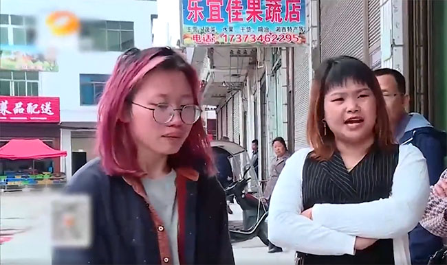Bi hài người vợ bị đuổi ra khỏi nhà cũng không ly dị vì:  Tôi không thể rời khỏi anh ấy! Chồng tôi quá đẹp trai!” - Nhan sắc người chồng gây tò mò-5
