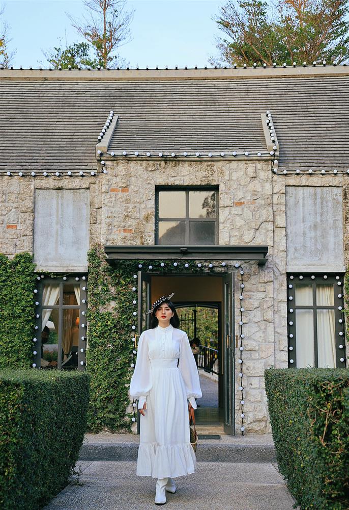 Phạm Băng Băng Việt Nam lấy đại gia Thái siêu giàu, khoe cận cảnh villa 230 tỷ nằm giữa rừng-9