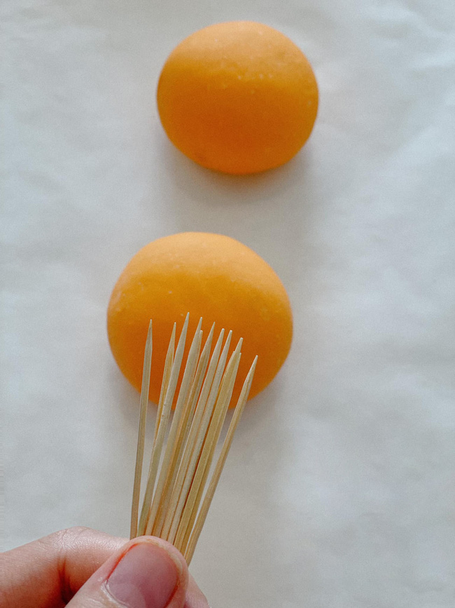 9X xinh đẹp trổ tài làm bánh bao cosplay quả cam giống y như thật khiến cộng đồng mạng khen không ngớt-6