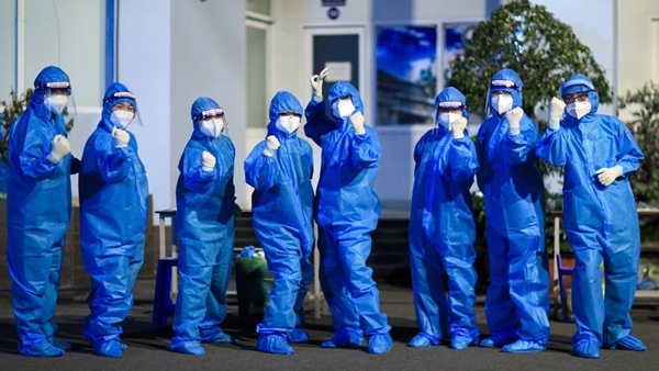 Rộ nhu cầu thuê F0 khỏi bệnh chăm sóc người mắc Covid-19-3