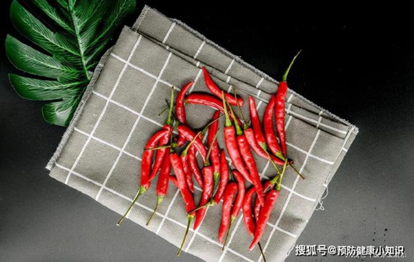 Người đàn ông 32 tuổi nhập viện do nhồi máu não, bác sĩ chỉ ra 3 loại thực phẩm làm tắc nghẽn mạch máu mạnh hơn cả rượu bia-3