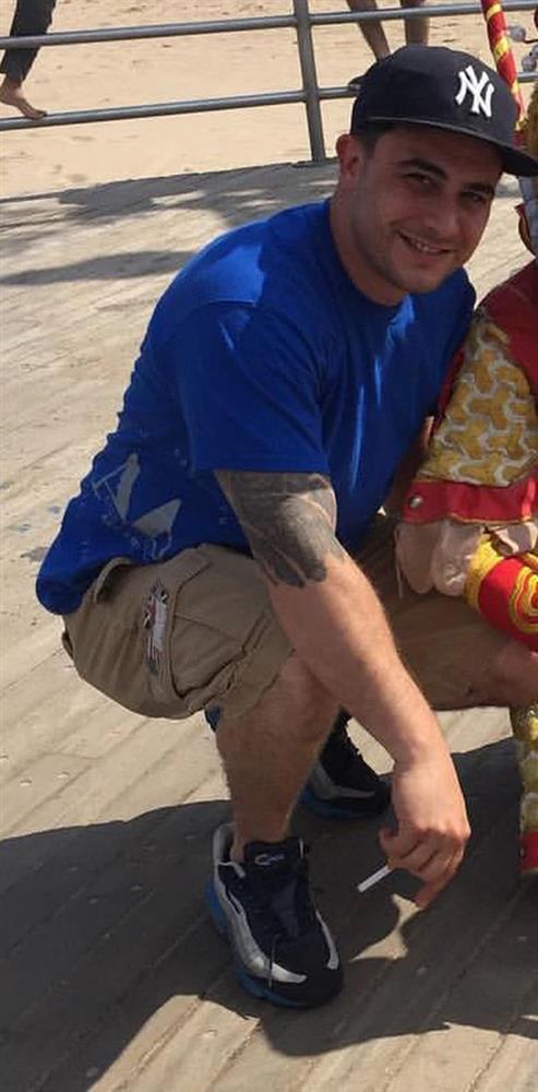 Thấy ông chủ thường xuyên ra vào phòng ngủ của mình, cô trông trẻ nghi ngờ rồi phát hiện sự biến thái đáng sợ-3