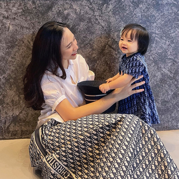 Cường Đô La vừa đón thêm thành viên mới bị bỏ rơi ngoài công viên, ái nữ Suchin mới 1 tuổi đã có em rồi!-4