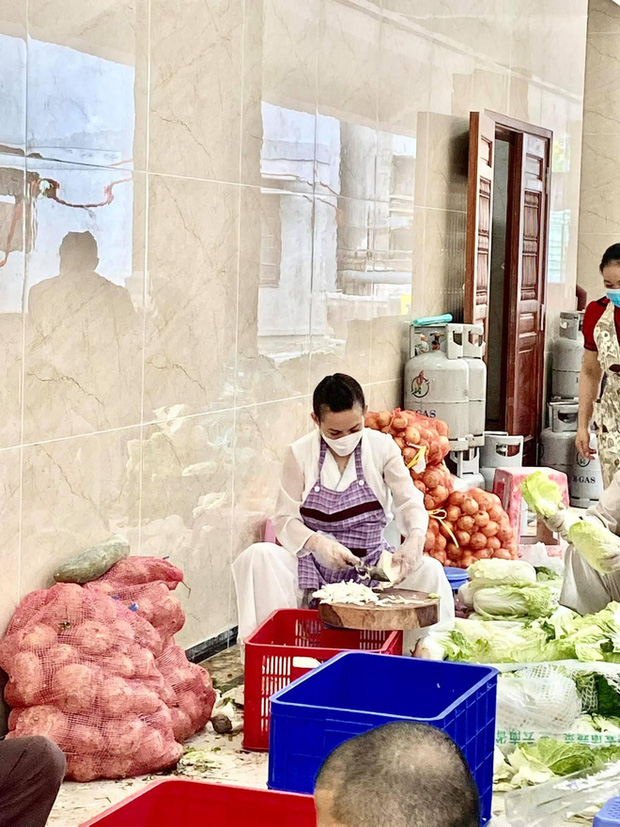 Xuân Lan và ekip Phi Nhung dằn mặt ai đó cực gắt, vợ cũ Bằng Kiều bị gọi tên đầu tiên-8