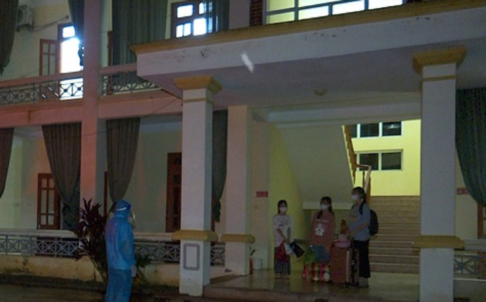 3 cô gái trẻ xuôi sông Đáy từ vùng có dịch Covid-19 nhằm trốn cách ly-1