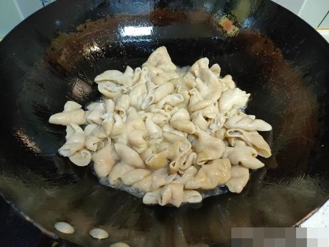 Mùi hôi của lòng heo làm theo cách này sẽ trở nên thơm ngon, ăn cực đã miệng-4