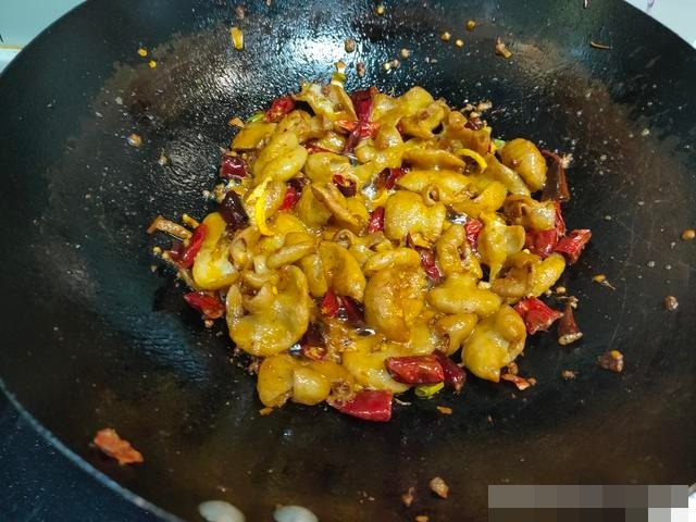 Mùi hôi của lòng heo làm theo cách này sẽ trở nên thơm ngon, ăn cực đã miệng-7