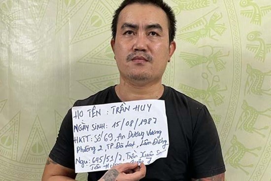 Lời khai bất ngờ của nghi phạm chém lìa đầu hàng xóm ở quận 7: Giết người xong không hiểu vì sao lại làm vậy?