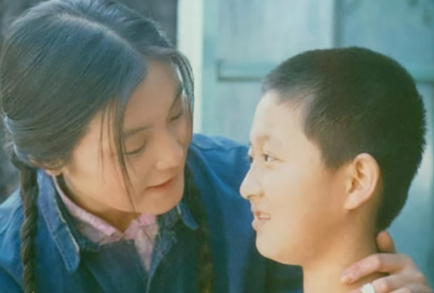 Diễn viên nhí khét tiếng một thời lớn lên đi nhặt rác kiếm sống, tán gia bại sản vì quen được bố mẹ nuông chiều-2