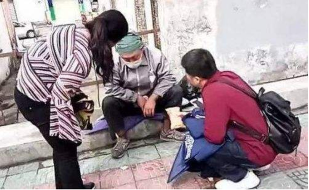 Diễn viên nhí khét tiếng một thời lớn lên đi nhặt rác kiếm sống, tán gia bại sản vì quen được bố mẹ nuông chiều-5