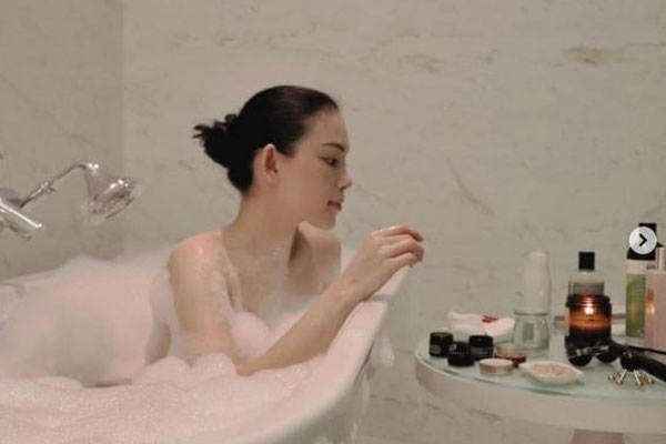 Linh Rin dạo này rất chăm đăng status, soi kỹ sẽ thấy bí kíp trói chặt” trái tim thiếu gia nhà tỷ phú Jonathan Hạnh Nguyễn, bạn nhắm làm được như này không?-10