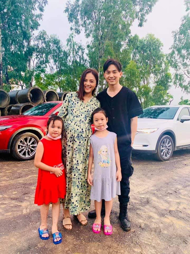 Hương vị tình thân: Sau clip Phương Oanh đi mua váy bầu, đến lượt ảnh Thy mang bụng bầu giả ở Ninh Bình được hé lộ-1