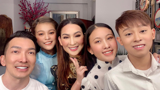 Lời hứa của con gái ruột sau khi ca sĩ Phi Nhung khỏi bệnh-1