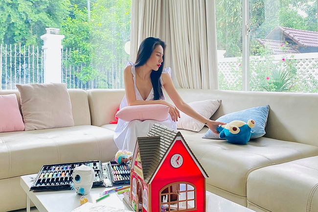 Giá quảng cáo của Thủy Tiên tăng gấp đôi, tương tác mạng xã hội gấp 50 lần sau chuyến từ thiện miền Trung?-1