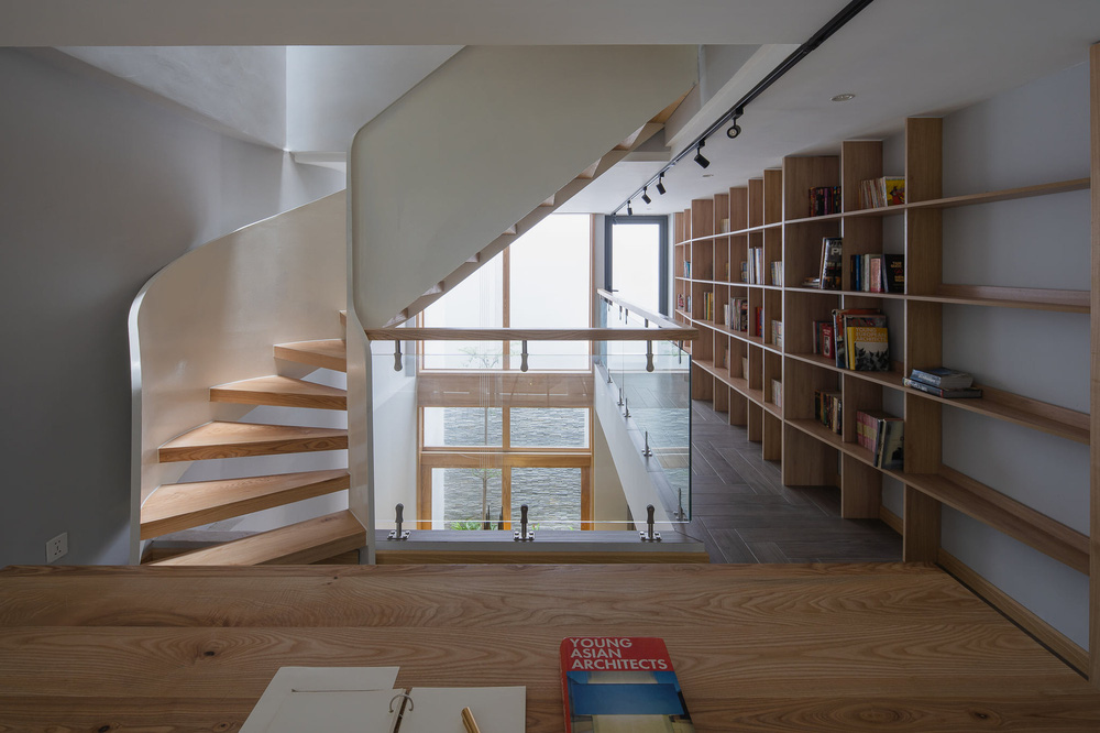 Mê mẩn nhà phố 2,3 tỷ có cầu thang uốn lượn như dải lụa, góc nào cũng giống triển lãm nghệ thuật-13