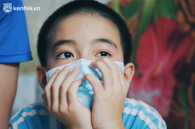 Cái kết buồn của người vợ gọi điện nói lời cuối với chồng trong Ranh giới: Cha nói người ta đem cốt mẹ về, mẹ sẽ không về được nữa-9