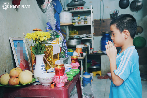 Cái kết buồn của người vợ gọi điện nói lời cuối với chồng trong Ranh giới: Cha nói người ta đem cốt mẹ về, mẹ sẽ không về được nữa-13