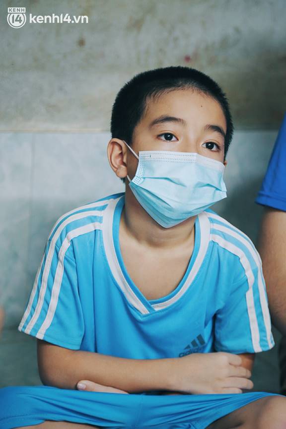 Cái kết buồn của người vợ gọi điện nói lời cuối với chồng trong Ranh giới: Cha nói người ta đem cốt mẹ về, mẹ sẽ không về được nữa-15