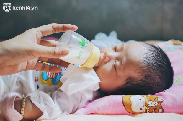 Cái kết buồn của người vợ gọi điện nói lời cuối với chồng trong Ranh giới: Cha nói người ta đem cốt mẹ về, mẹ sẽ không về được nữa-16