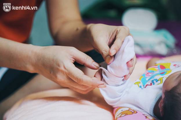 Cái kết buồn của người vợ gọi điện nói lời cuối với chồng trong Ranh giới: Cha nói người ta đem cốt mẹ về, mẹ sẽ không về được nữa-18