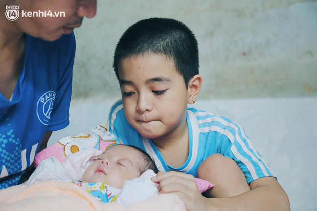 Cái kết buồn của người vợ gọi điện nói lời cuối với chồng trong Ranh giới: Cha nói người ta đem cốt mẹ về, mẹ sẽ không về được nữa-20