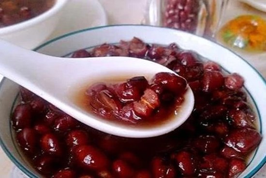 Phụ nữ sau tuổi 44 nên sử dụng 5 thức uống này để tránh tử cung lão hóa nhanh và ngăn ngừa được nhiều bệnh phụ khoa