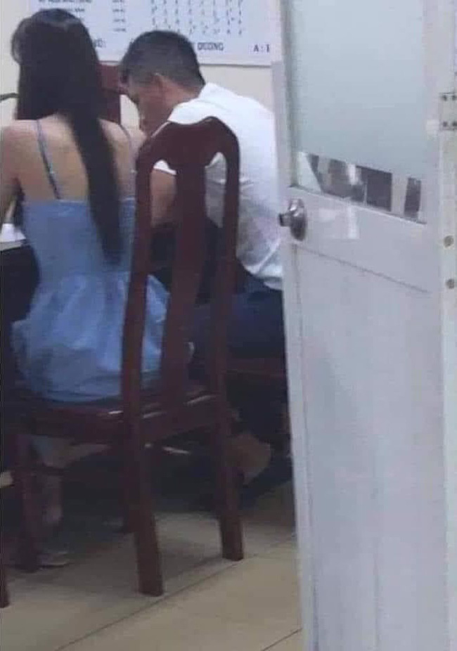 Xôn xao hình ảnh Thủy Tiên và Công Vinh đến làm việc tại đồn công an?-1