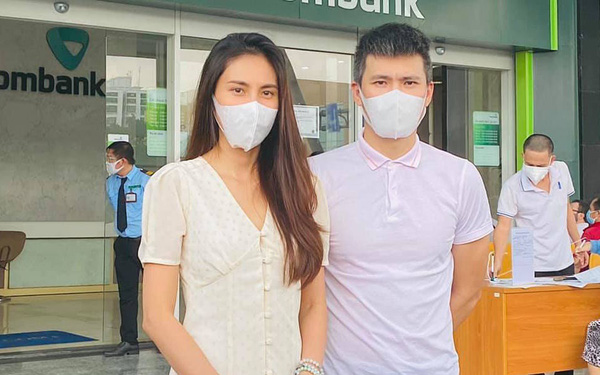 Xôn xao hình ảnh Thủy Tiên và Công Vinh đến làm việc tại đồn công an?-2