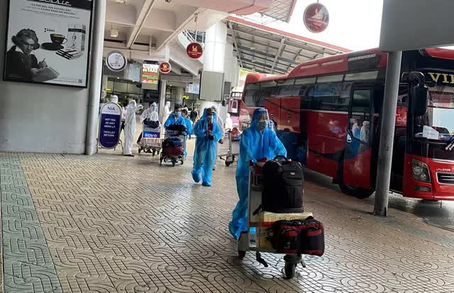 Phát hiện 4 ca dương tính trên chuyến bay đón công dân từ TP HCM về Bắc Giang-3