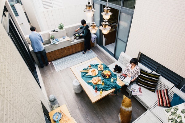 Gia đình trẻ ở Sài Gòn sống trong căn nhà 42m2 có giếng trời chữ D uốn cong cực đã, càng lên cao càng phải trầm trồ-19