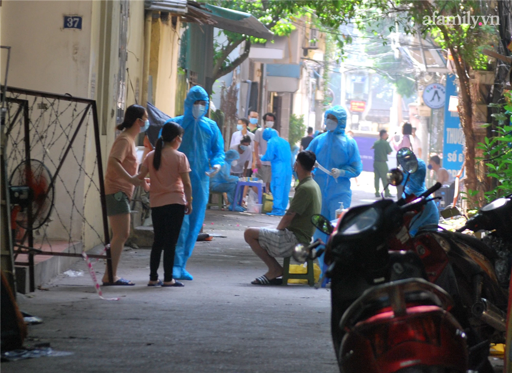 Hà Nội: Phong tỏa chợ cóc ở Hà Đông nơi ca dương tính SARS-CoV-2 từng tới mua thịt-1