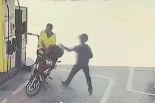 Thực hư vụ nữ khách hàng tố nhân viên cây xăng cố tình ăn gian 20.000 đồng-2