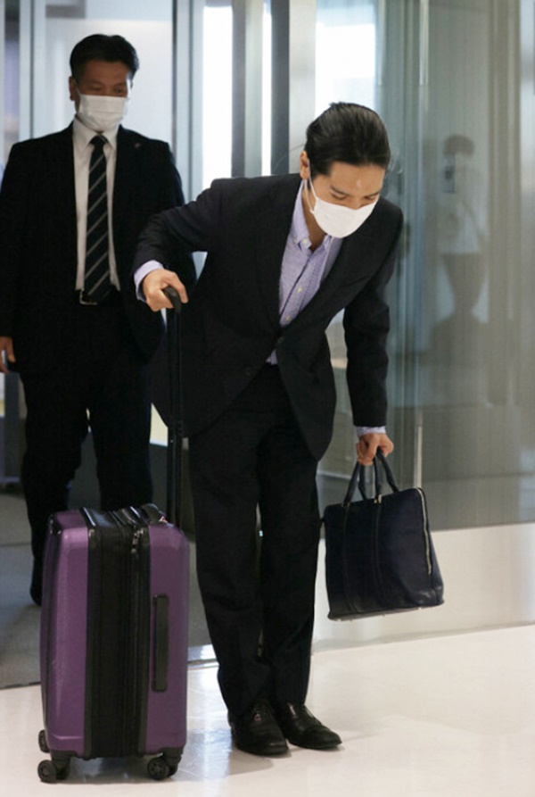 Công chúa Nhật từ chối nhận của hồi môn hơn 30 tỷ đồng, vị hôn phu quay trở về nhưng bị ném đá ngay lập tức-3