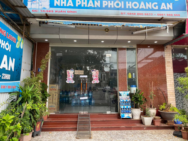 Thông tin gây sốc vụ bé gái 6 tuổi bị bạo hành tử vong ở Hà Nội: Người bố từng bắt cóc con gái Phó TGĐ ngân hàng-1