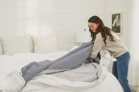 Tại sao khi giặt vỏ chăn phải lộn từ trong ra ngoài? Nhiều người bao nhiêu năm rồi vẫn sai