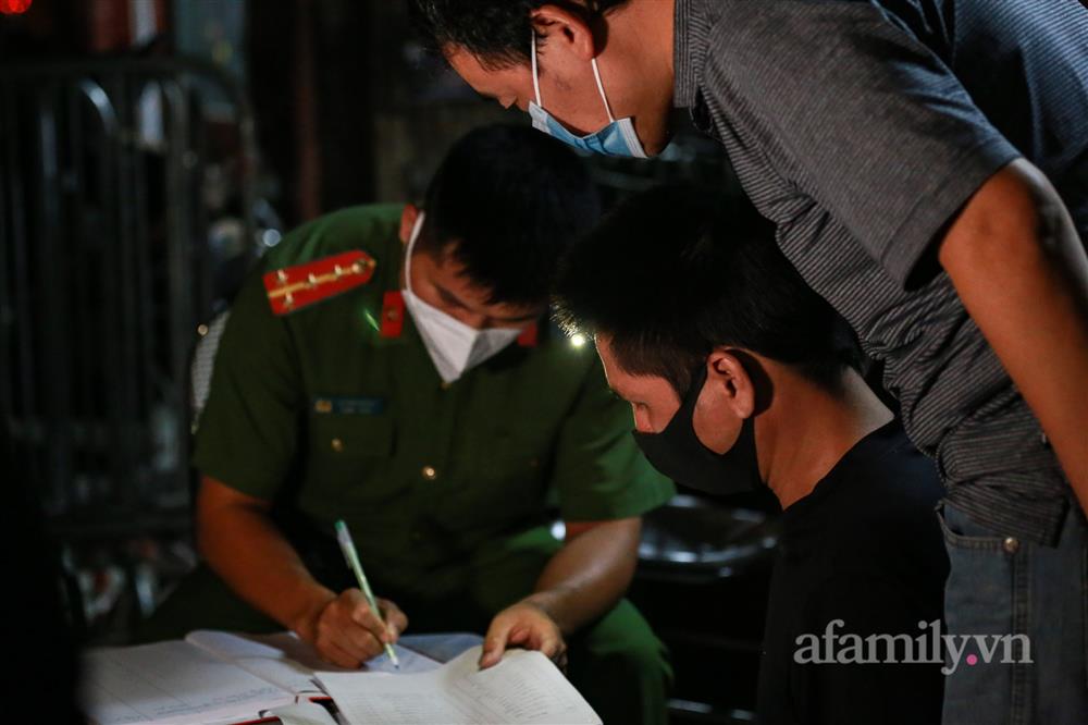 Hà Nội dỡ bỏ phong tỏa ổ dịch Thanh Xuân Trung, đón người dân về nhà sau hơn 1 tháng cách ly y tế-13