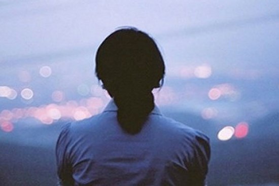 Đang yên lành, chồng bỗng đưa tờ giấy nợ rồi yêu cầu tôi một chuyện ngang trái