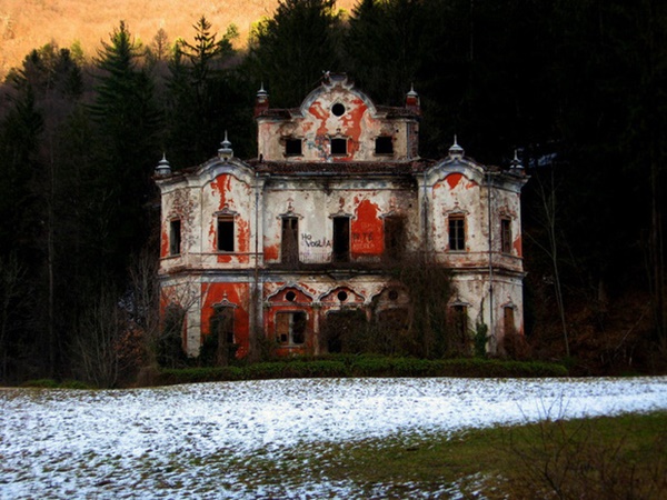 Biệt phủ ma” giữa lòng nước Ý: Từ công trình hoành tráng bậc nhất đến địa điểm bỏ hoang sau án mạng khủng khiếp của gia chủ hoàng tộc-3