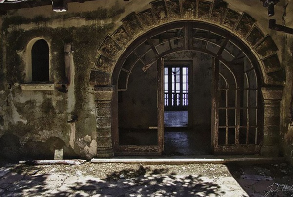 Biệt phủ ma” giữa lòng nước Ý: Từ công trình hoành tráng bậc nhất đến địa điểm bỏ hoang sau án mạng khủng khiếp của gia chủ hoàng tộc-8