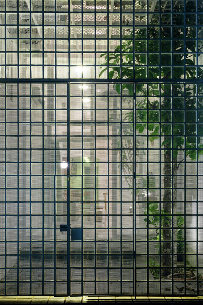 Gia đình trẻ ở Sài Gòn sống trong căn nhà 42m2 có giếng trời chữ D uốn cong cực đã, càng lên cao càng phải trầm trồ-10