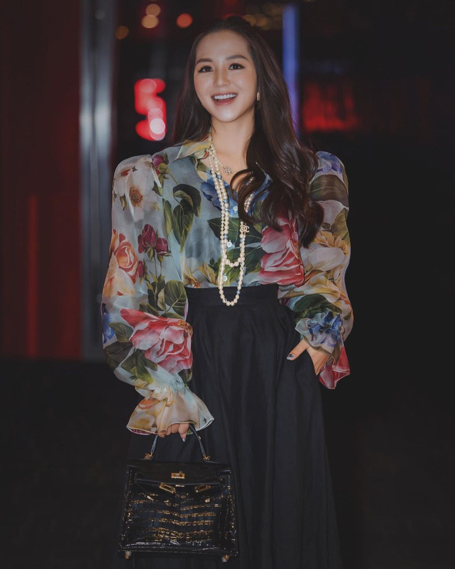 Bà chủ Hà thành khiến dân tình loá mắt với không gian sống xa hoa như cung điện, mỗi lần soạn đồ hiệu là kín cả góc nhà-5