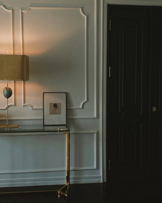 Bà chủ Hà thành khiến dân tình loá mắt với không gian sống xa hoa như cung điện, mỗi lần soạn đồ hiệu là kín cả góc nhà-13