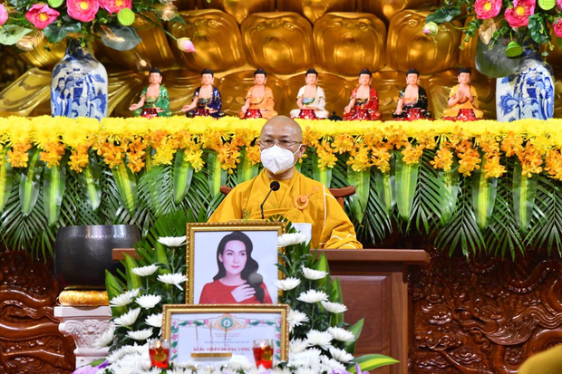 Ca sĩ Phi Nhung chưa tiêm vắc xin Covid-19 và lý do xúc động được tiết lộ trong lễ cầu siêu-1