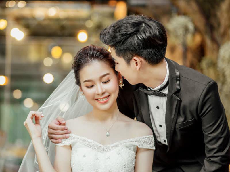 Tìm mọi cách bỏ người vợ không ra gì, 3 năm sau tái hôn tôi sốc khi cô vợ vàng 10 cởi bỏ xiêm y-2