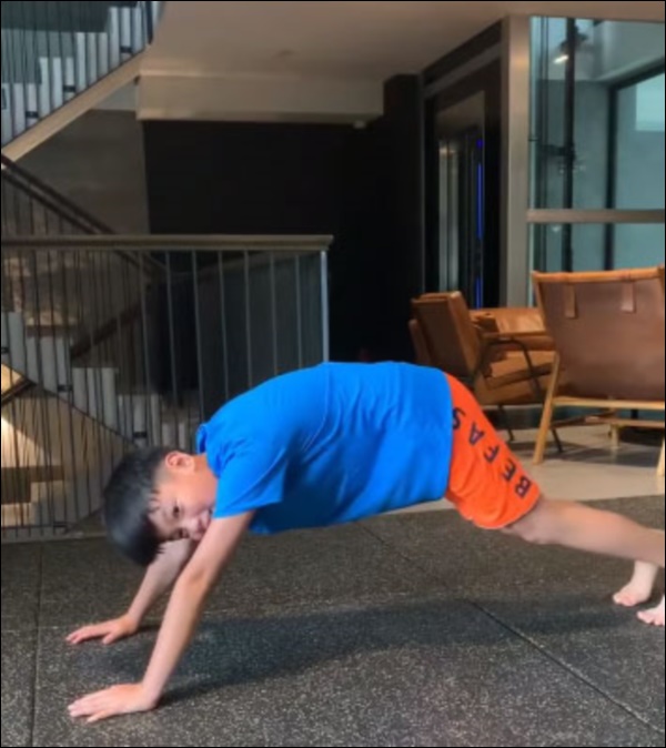 Đầu tư cho con chuẩn nhà giàu như Cường Đô La: Có huấn luyện viên nước ngoài&nbsp;tại nhà cho Subeo tập thể thao-4